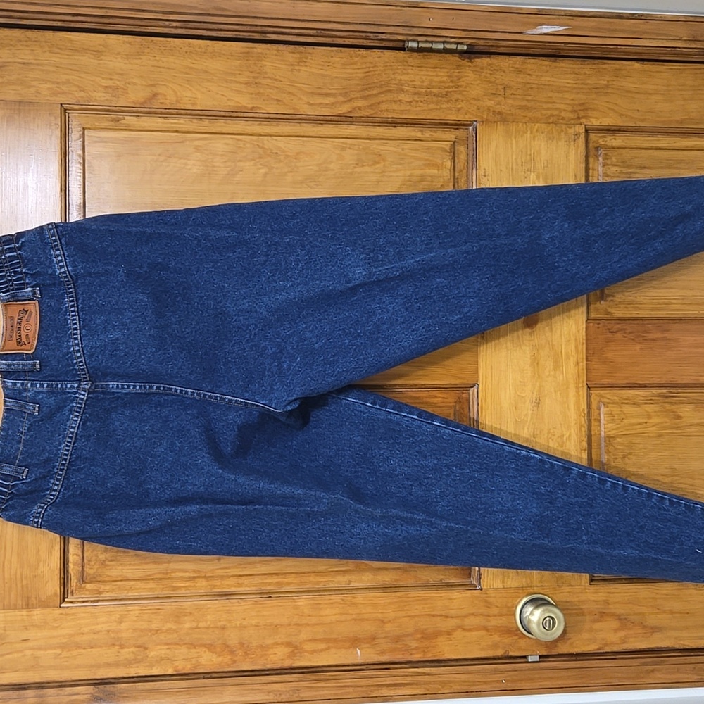 Capistrano Women's Dark Wash Straight Leg Denim Jeans - Picture 2 of 12
